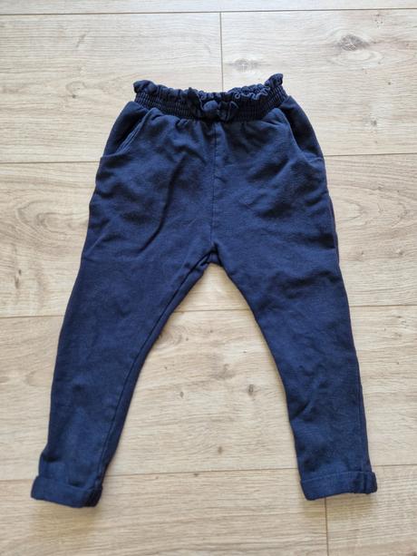 Tmavomodré tepláčiky, zara,104