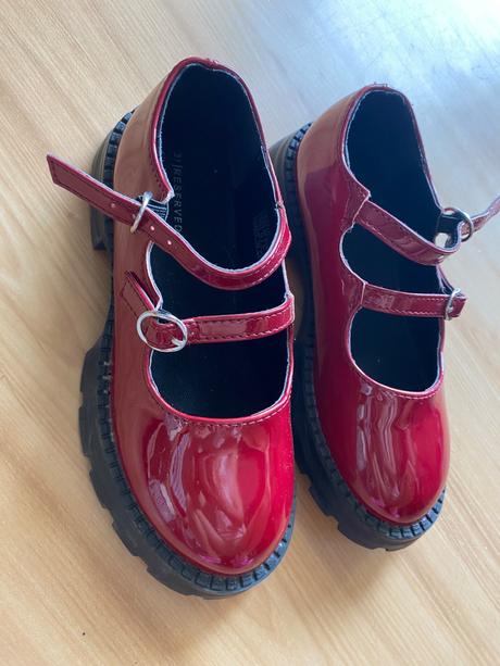 Lakovky, reserved,31