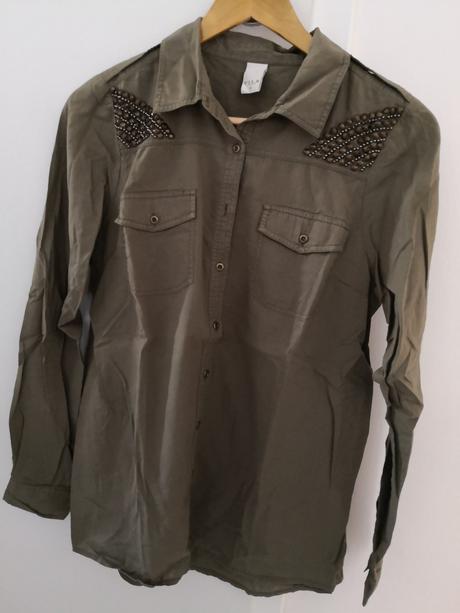 Olivová košeľa, 40