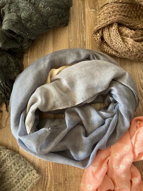 Balíček šál,nákrčník,šatky cena spolu za 11 ks, 