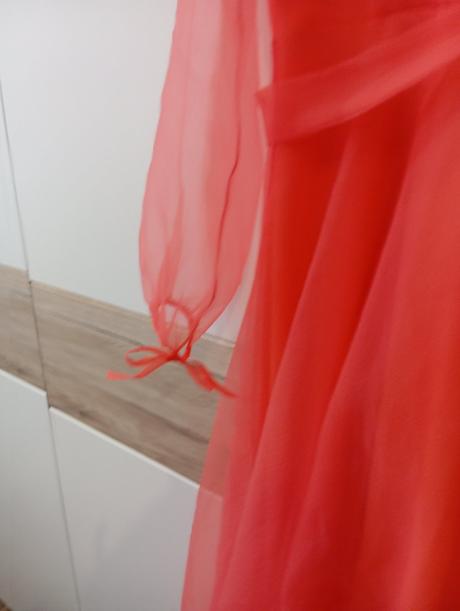 Spoločenské šaty, l