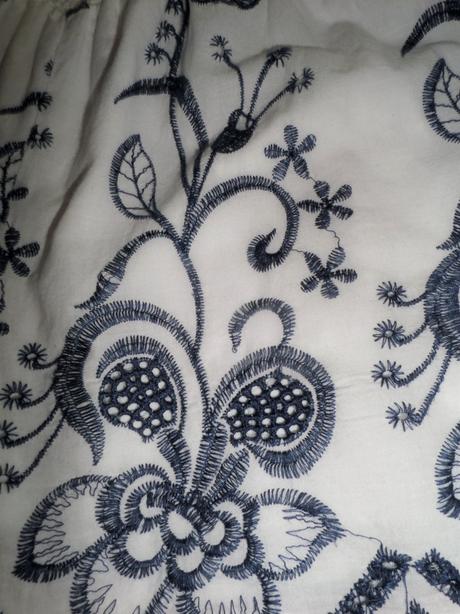 Šortky s výšivkou, s