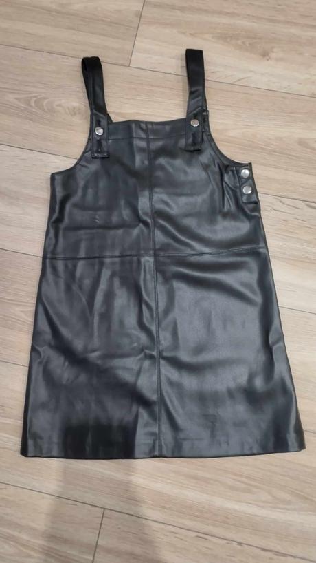 Dievčenské koženkové šaty, 146