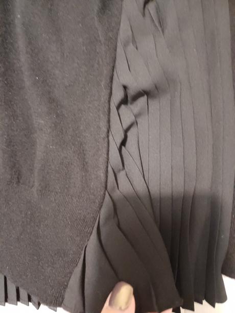 Nádherný svetrík s riasením maida mila, č.m/l, m