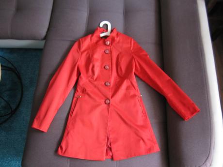 Jarny cerveny kabatik, 36