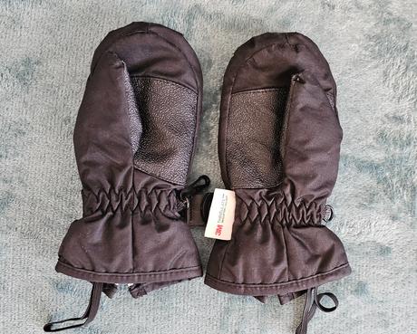 Rukavičky so zapínanim, 98