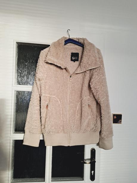 Krátka tedy bundička, m