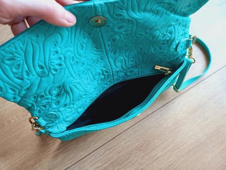 Malá kožená crossbody kabelka, 