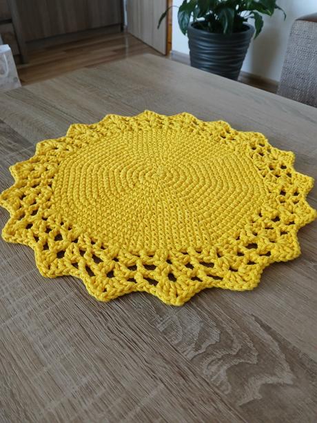 Hačkovaný obrus na stôl, 