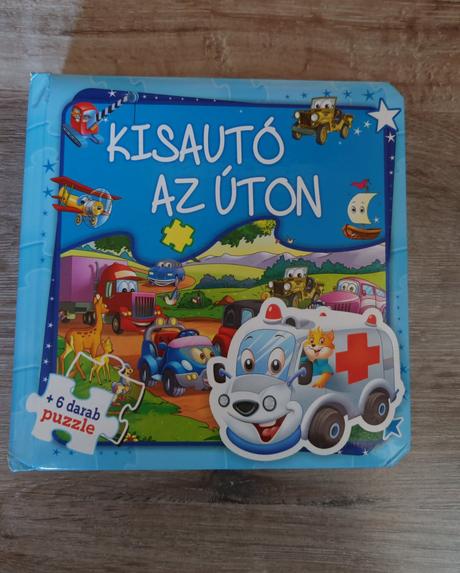 Kniha s puzzle,