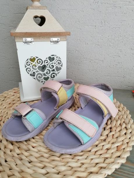 Sandalky 27-28    2 ks, 28