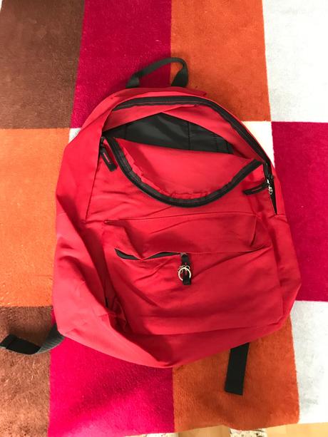 Ruksak zn. mckinley, rozmer 30x40 cm,