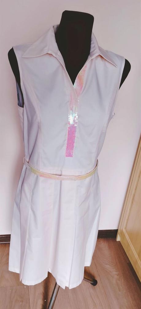 Nové marhuľkové šaty, 38