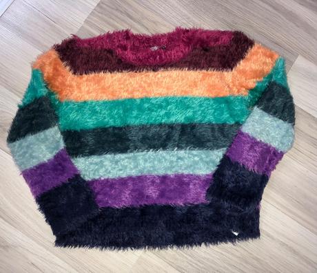 Sveter next, next,122