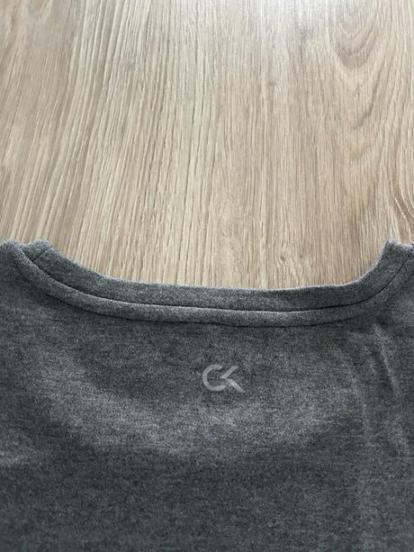 Kvalitné dlhšie tričko calvin klein, pc 46 eur, calvin klein,l