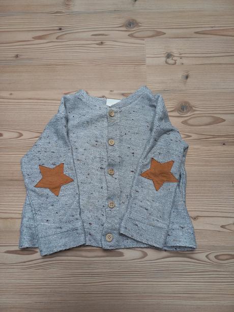 Svetrik s drevenymi gombickami, zara,98