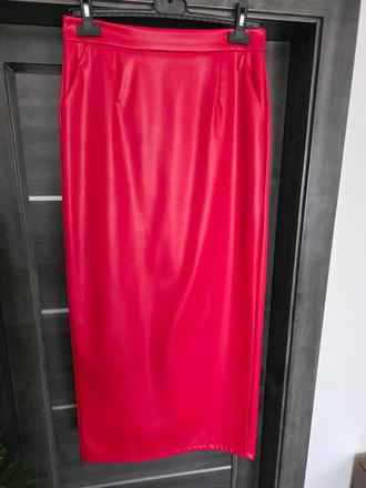 Červená koženková sukňa, l