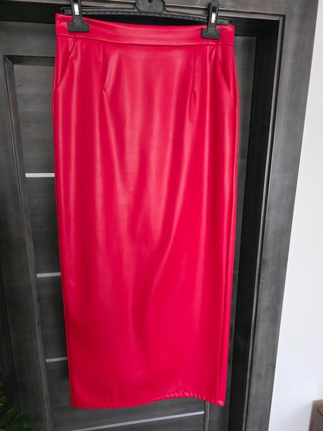 Červená koženková sukňa, l