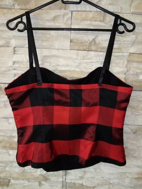 Károvaný čierno-červený korzetový top, c&a,s