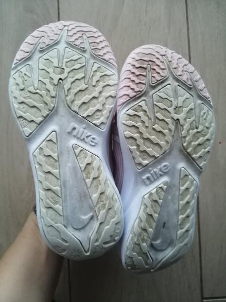 Ľahké vzdušné nike tenisky, nike,30