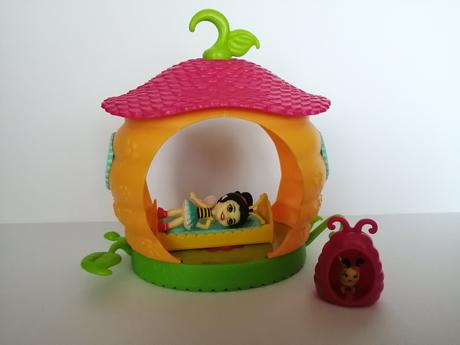 Enchantimals včielka, 