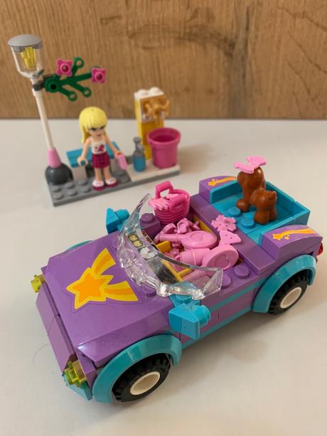 Lego friends sada s pekárňou, autom a žriebätkom,