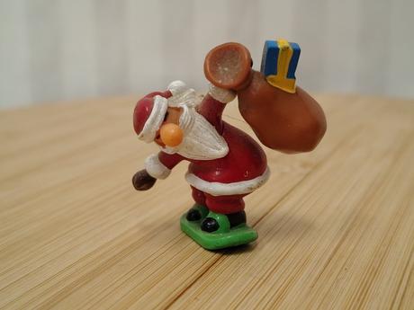Zb vintage figúrka santa na snowboarde kinder ferr, 