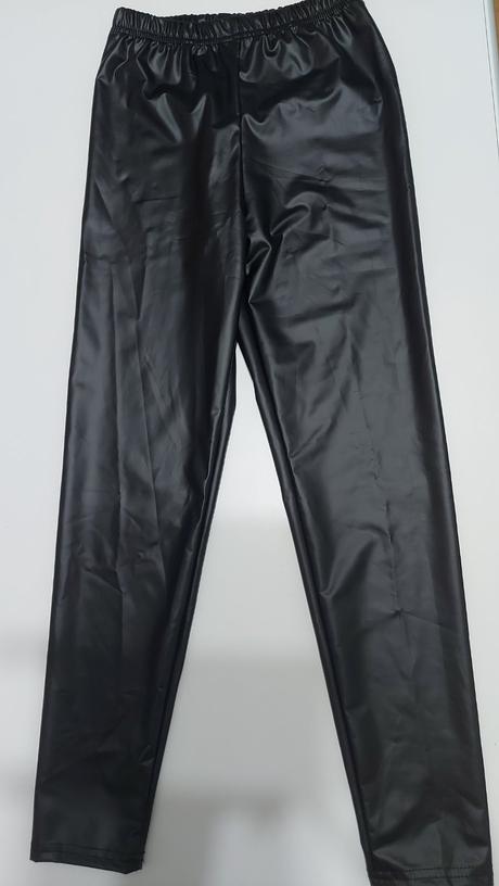 Leginy koženka, 140