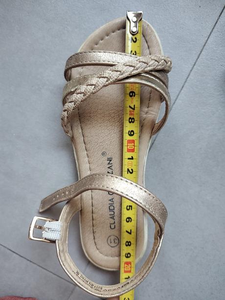 Elegantné sandále, mali sme na svadbu, 31