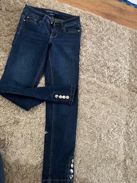 Dámske oblečenie, s