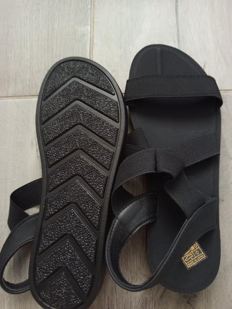 Čierne sandále, 38