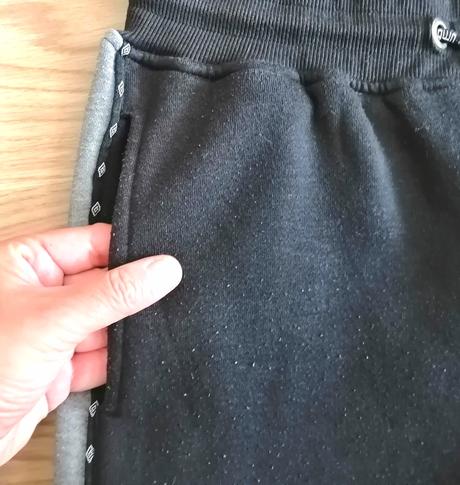 Chlapčenské tepláky umbro, čierne, veľ. 170, umbro,170