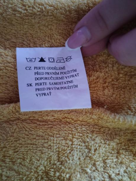 Huggies žltý župan, 104