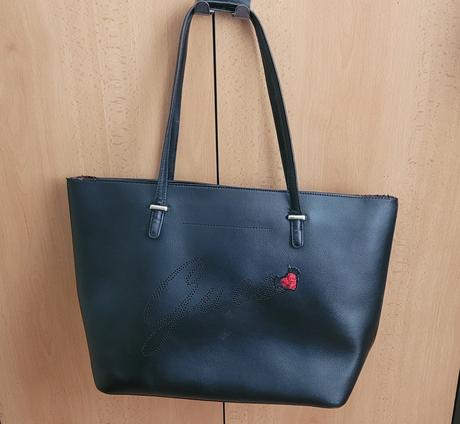 Kabelka guess, guess