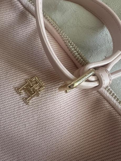 Tommy hilfiger kabelka, tommy hilfiger