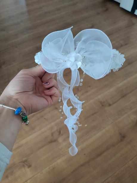 Dievčenské/dámske šaty a venček, 158