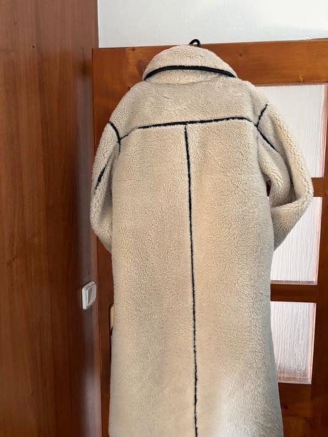 Kabat z umelej kožušiny, s