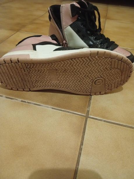 Jesenné poltopánky, 36