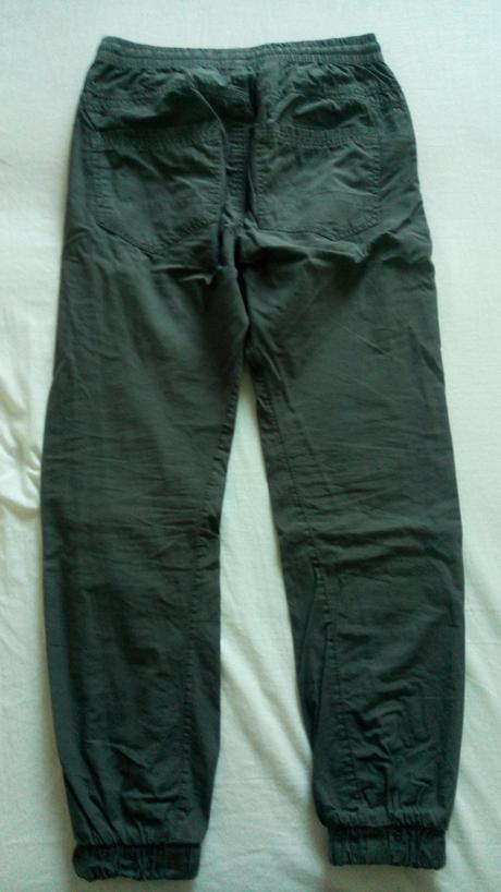 Nohavice na donosenie, 158