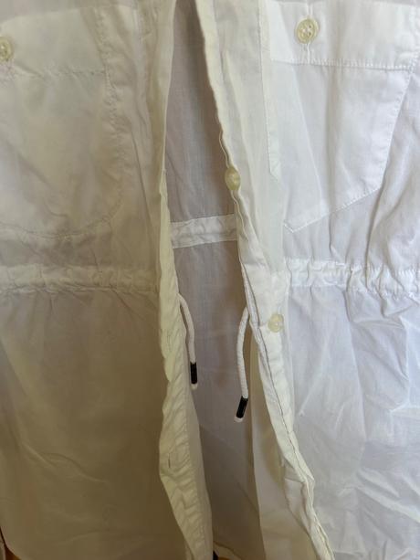 Snehobiela košeľa, s