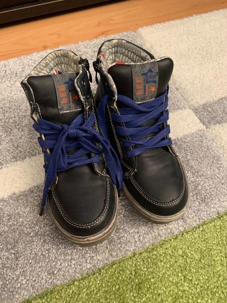 Členkové tenisky, 32