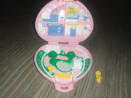 Polly pocket kompakt srdiecko,