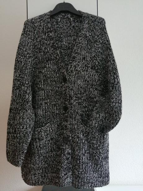 Pekný predĺžený sveter zn. reserved, reserved,m