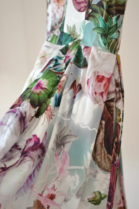 Kvetované šaty 34, 34