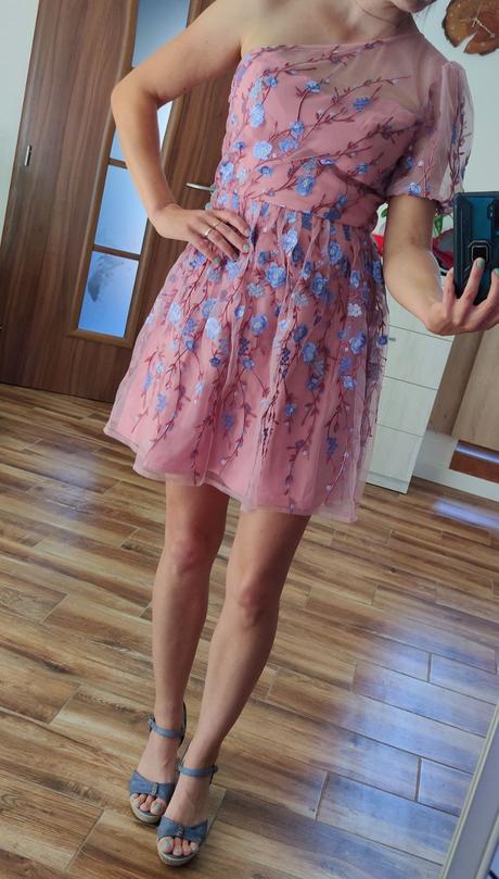 Spoločenské šaty, 38