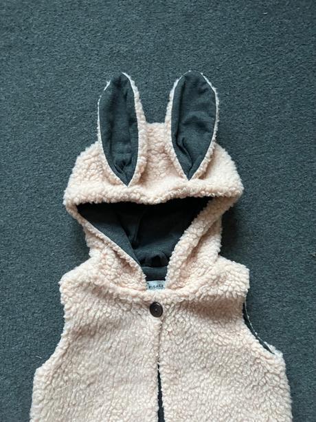 Vesta s uškami, reserved,92