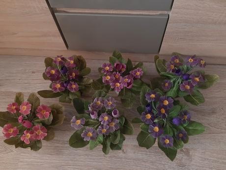 Kytička  umelé  kvety + kvetináč, 