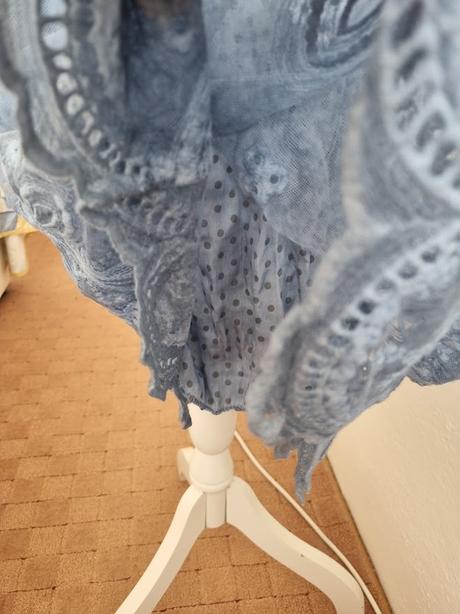 Svetlomodrá tylová vyšívaná sukň s, s