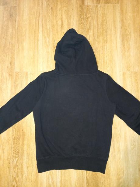 Mikina s lebkou, 134