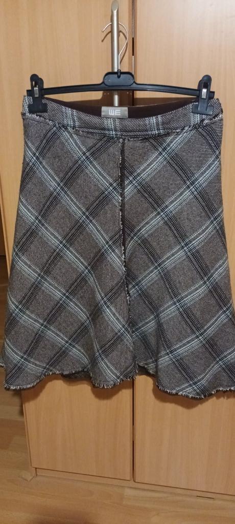 Karovana suknička, 38